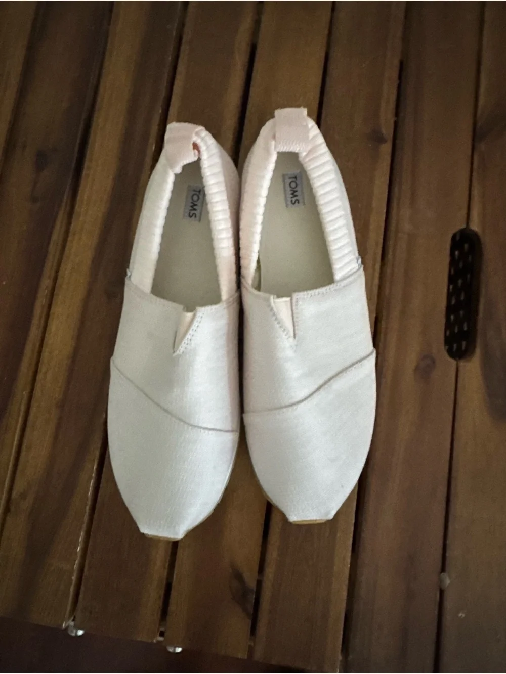 Toms comfortable light
